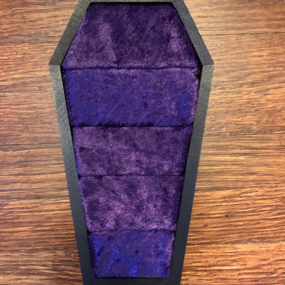 New Gothic Victorian Coffin Rings Jewelry Box Wood - Picture 4 of 4